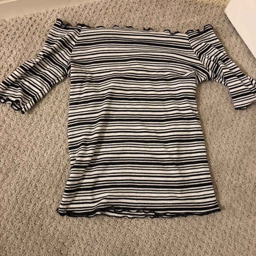 Super cute off top shoulder shirt